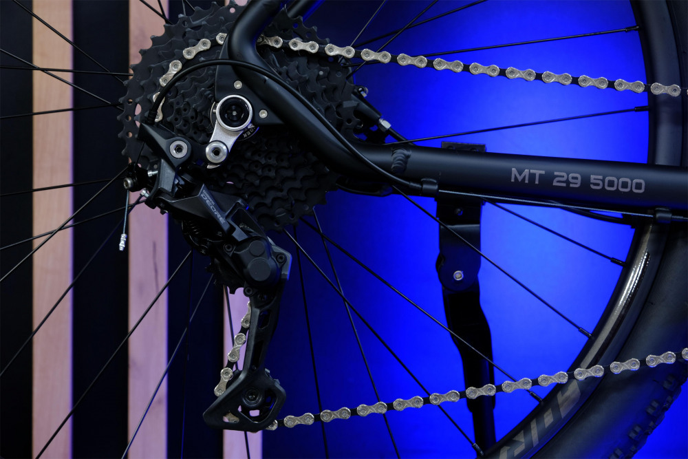 LORAK MT 29 - 5000 Матовый Чёрный/Серый рама 23 (на рост 188-203)